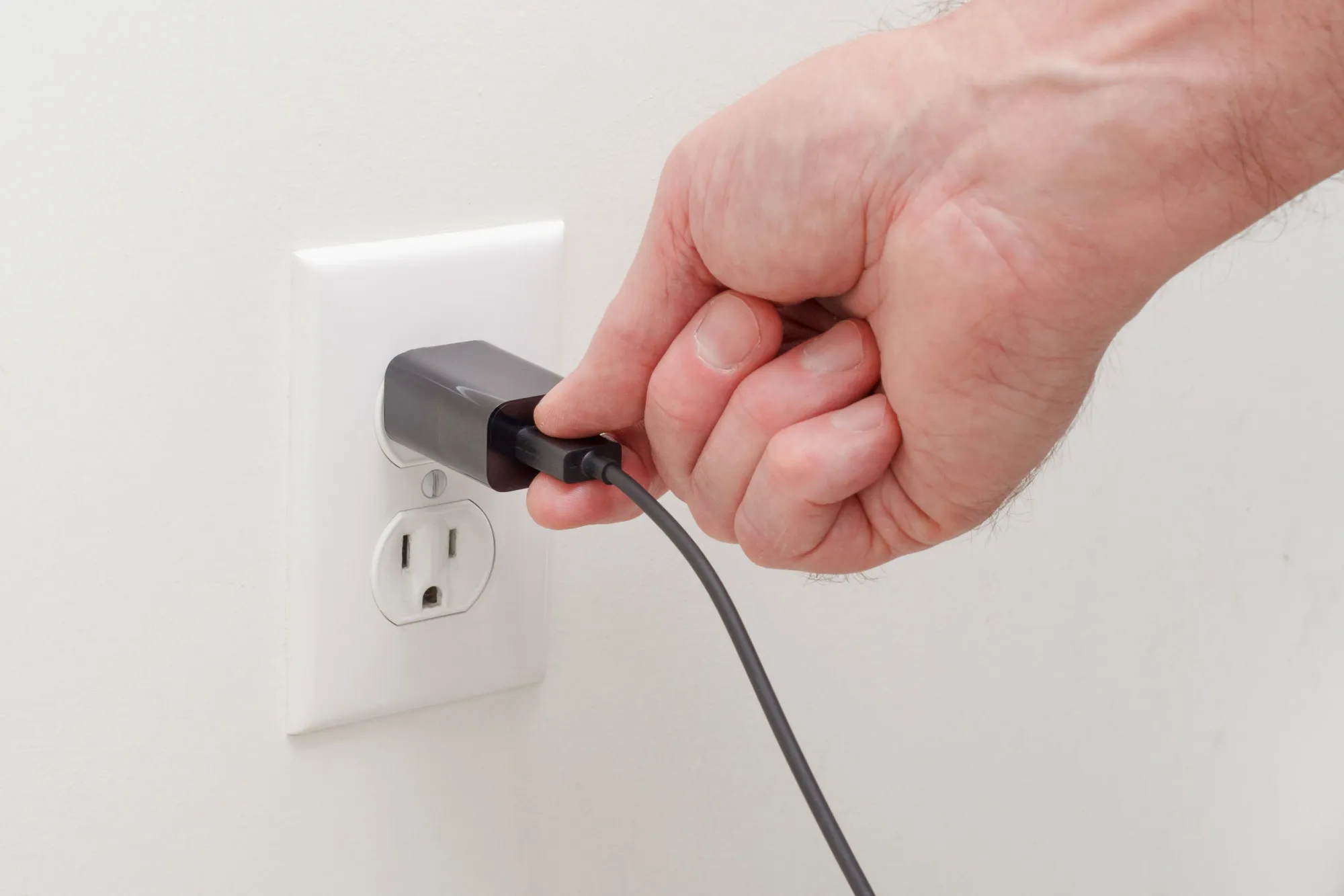 Periksa Kabel dan Sumber Listrik