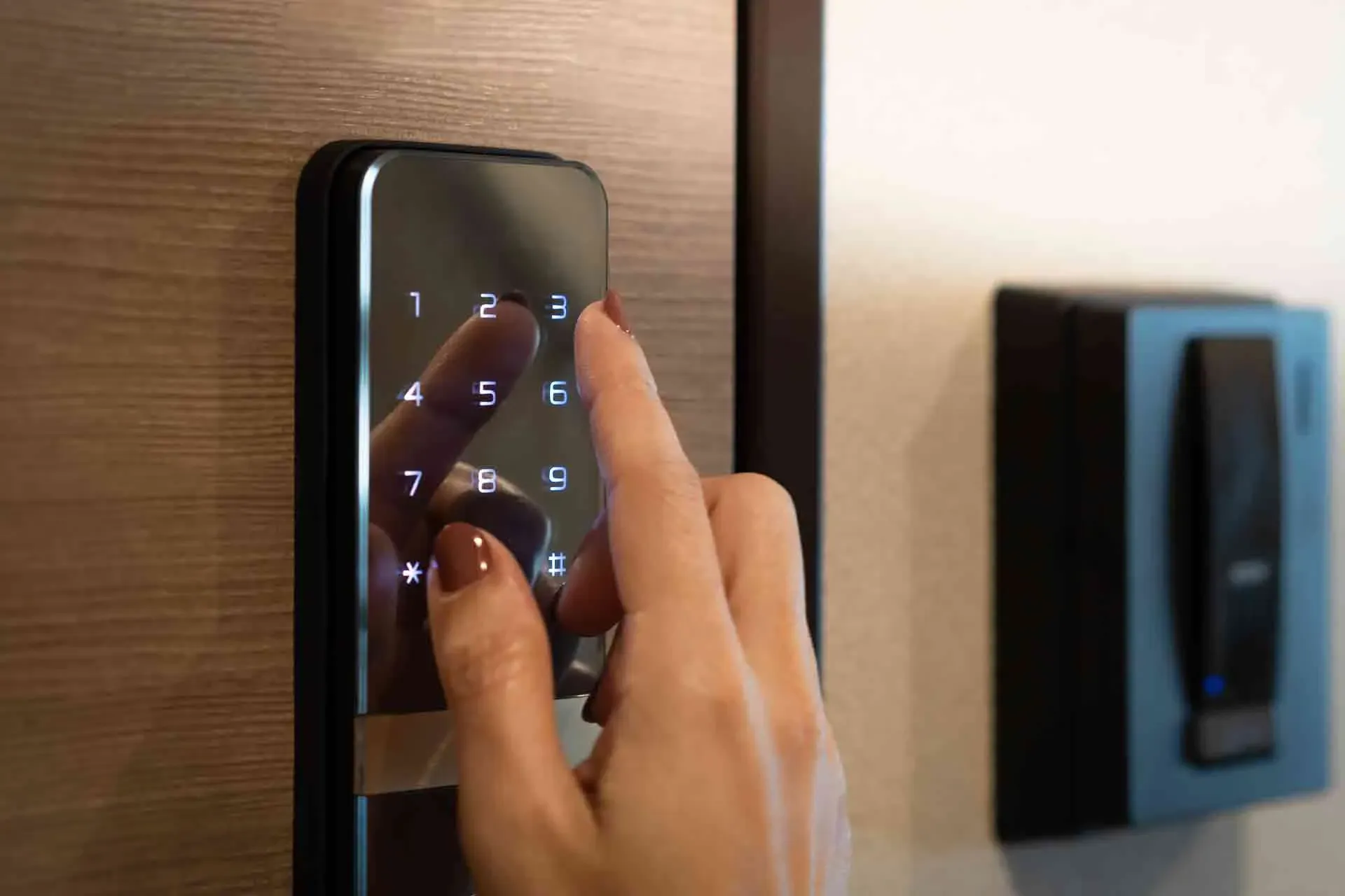 Apa Itu Smart Door Lock?