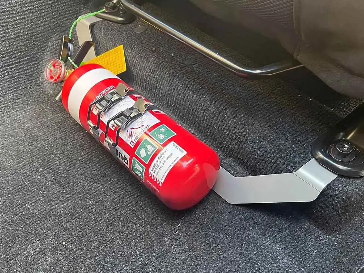 APAR Mobil (Alat Pemadam Api Ringan)