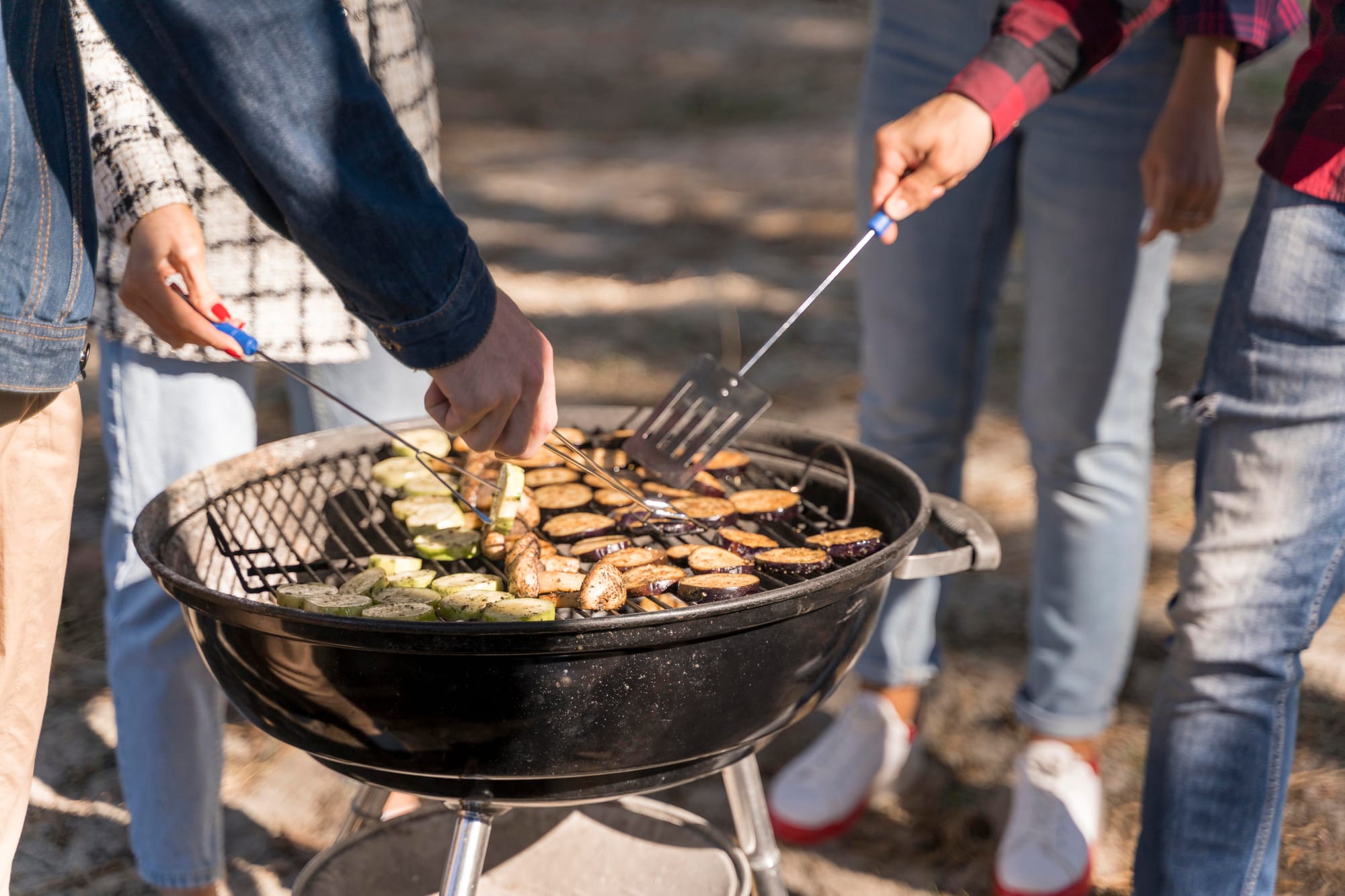 10 Rekomendasi Lengkap Alat BBQ Portable Terbaik!